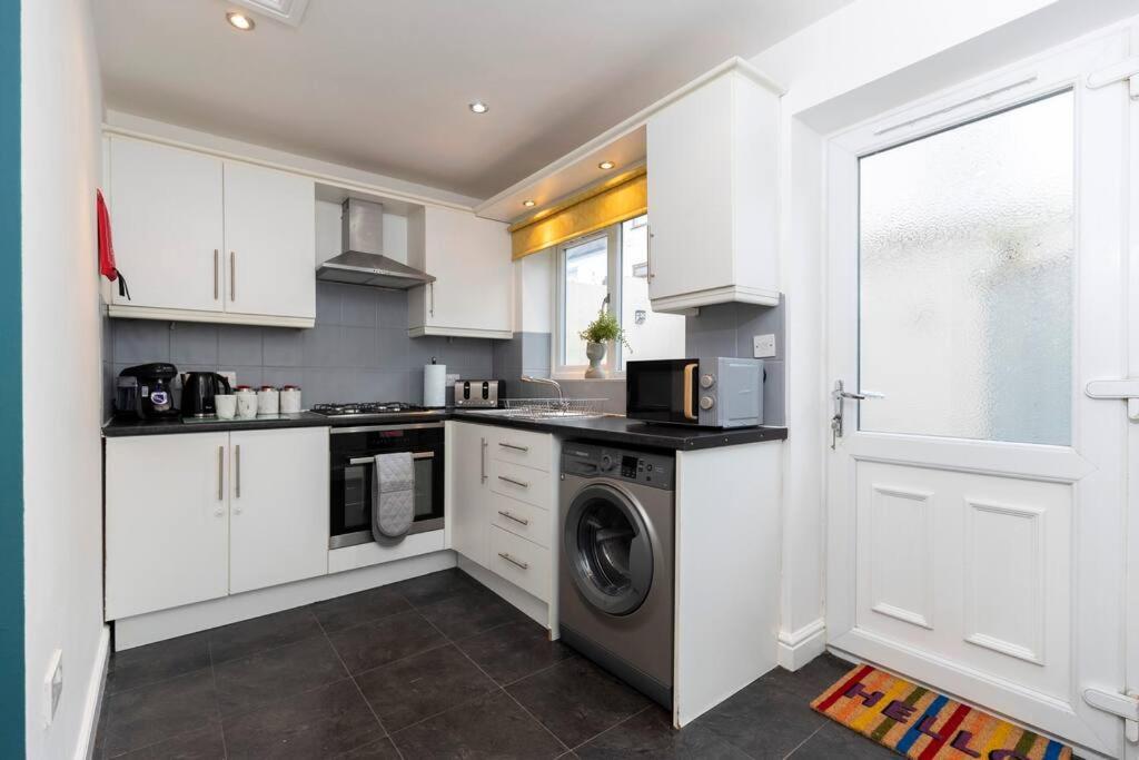Town Centre & All The Comforts! Guisborough Buitenkant foto