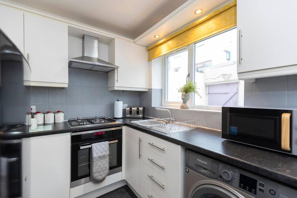 Town Centre & All The Comforts! Guisborough Buitenkant foto