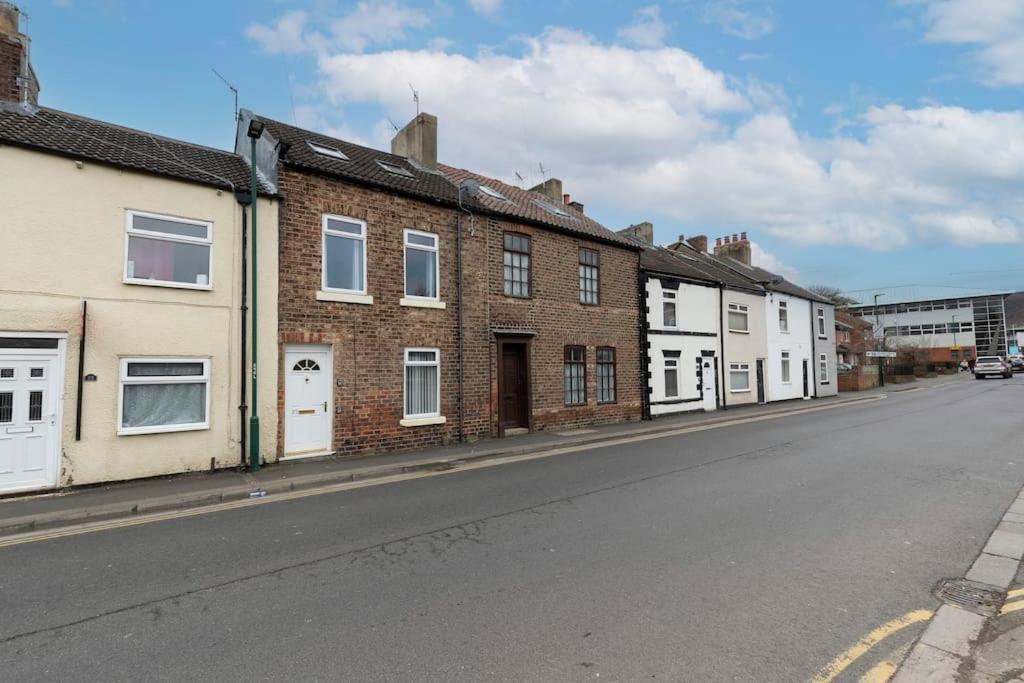 Town Centre & All The Comforts! Guisborough Buitenkant foto